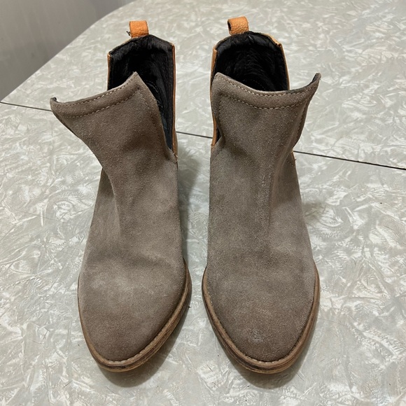 Grey Booties - Picture 2 of 9